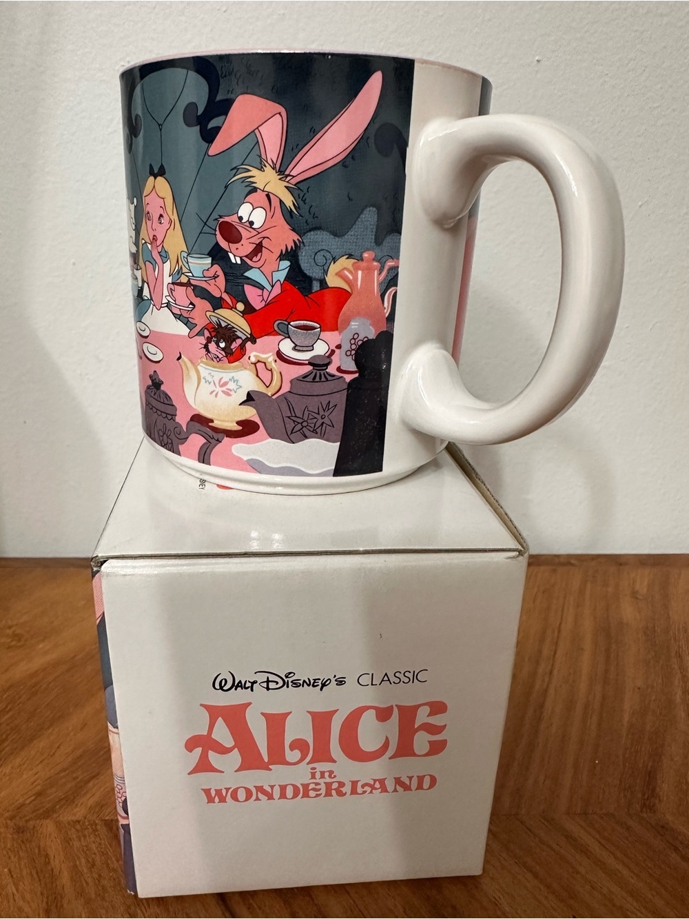 Vintage Disney Alice In Wonderland Coffee Mug Cup SZ 12oz Japan Made NEW IN BOX - Picture 3 of 8